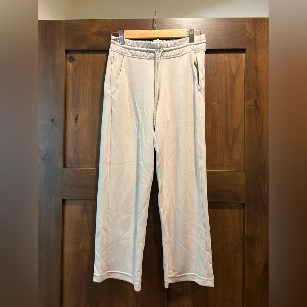 Athleta Drawstring in Cream